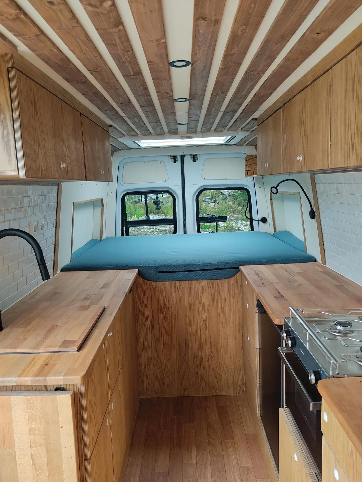 Mercedes-Benz Sprinter L4H2 — view 16