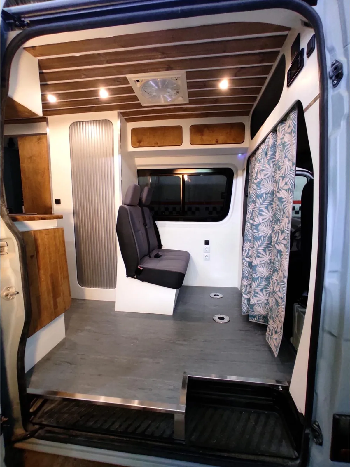 Mercedes-Benz Sprinter L4H2 — vista 14
