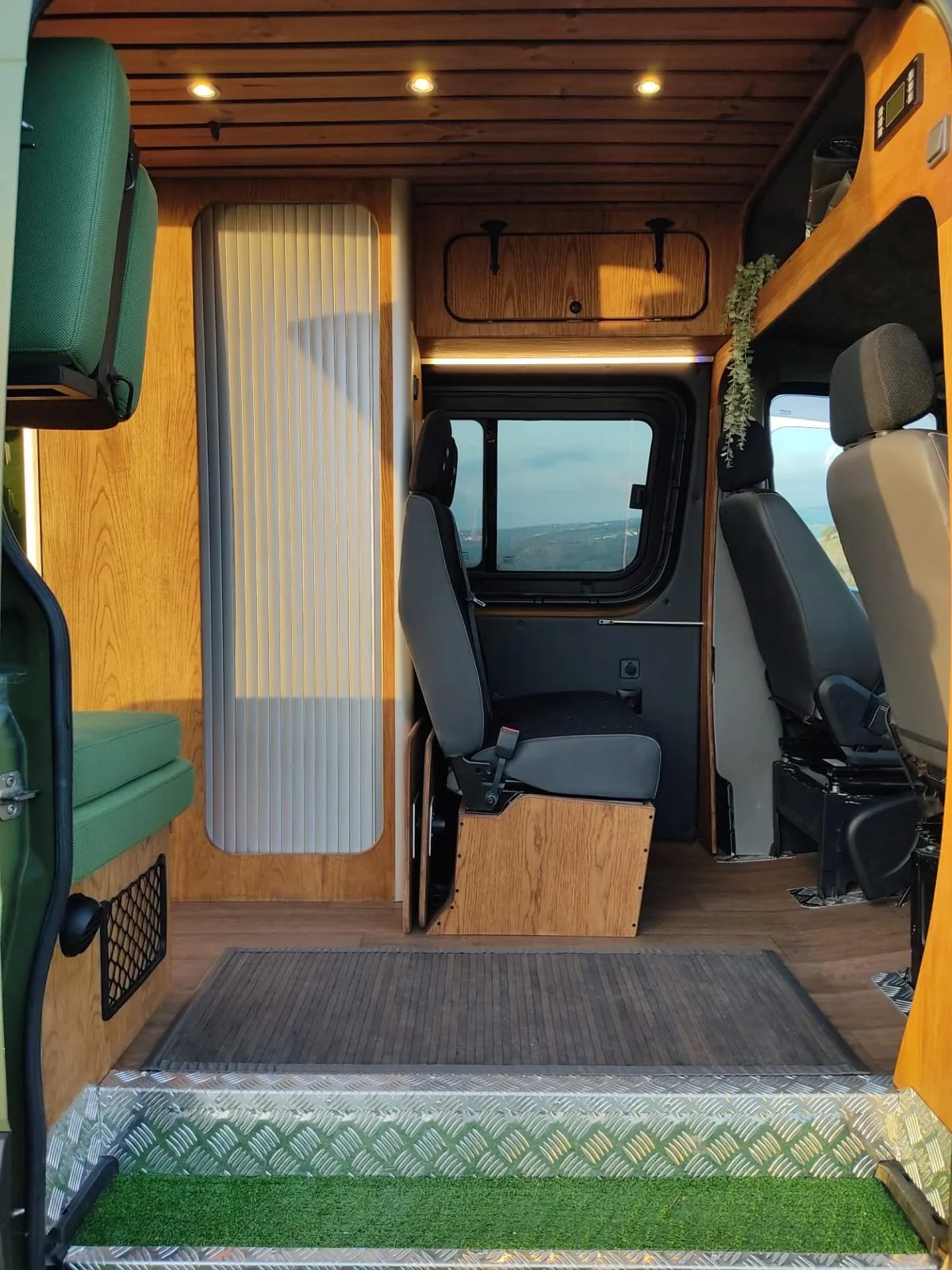 Mercedes-Benz Sprinter — view 18