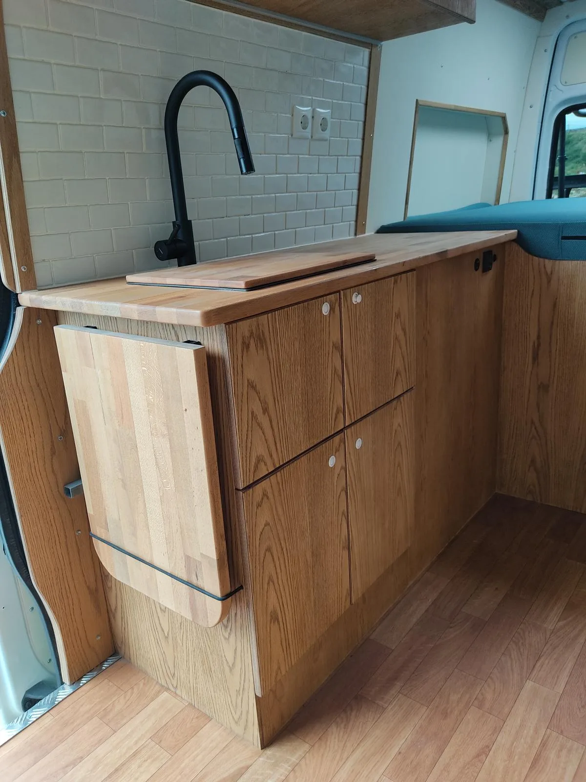 Mercedes-Benz Sprinter L4H2 — view 4