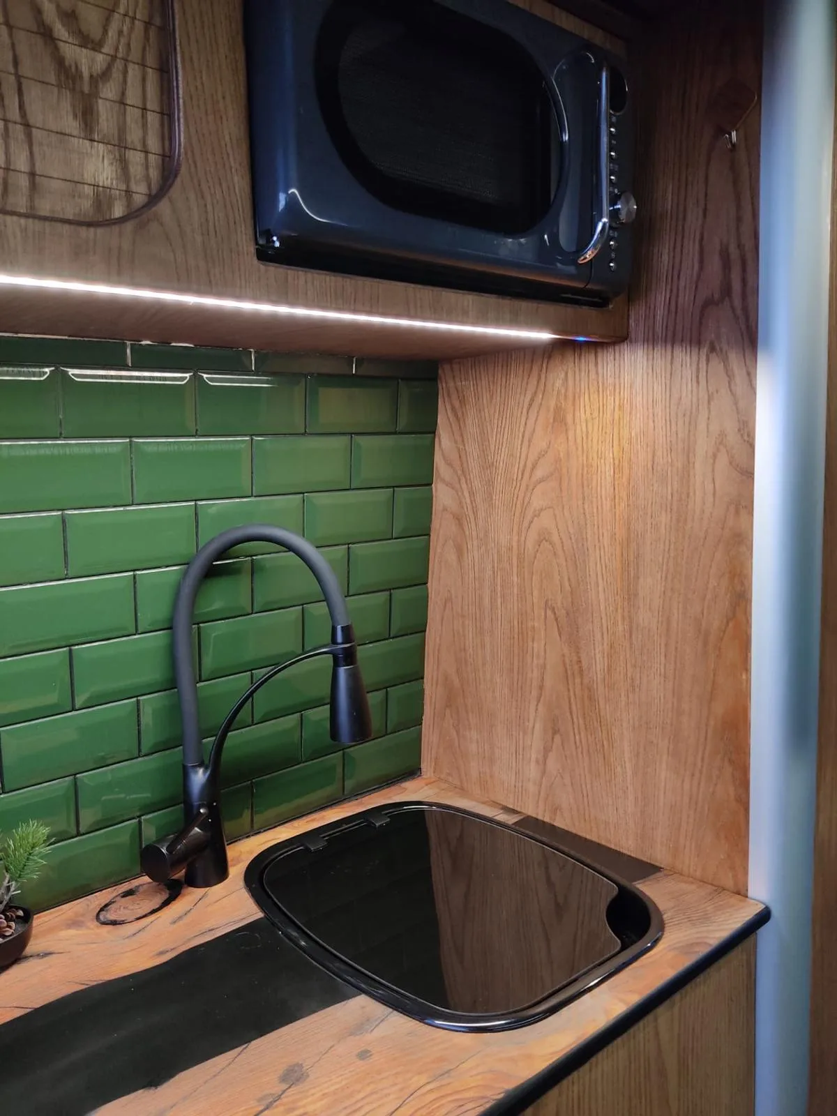 Mercedes-Benz Sprinter — view 4