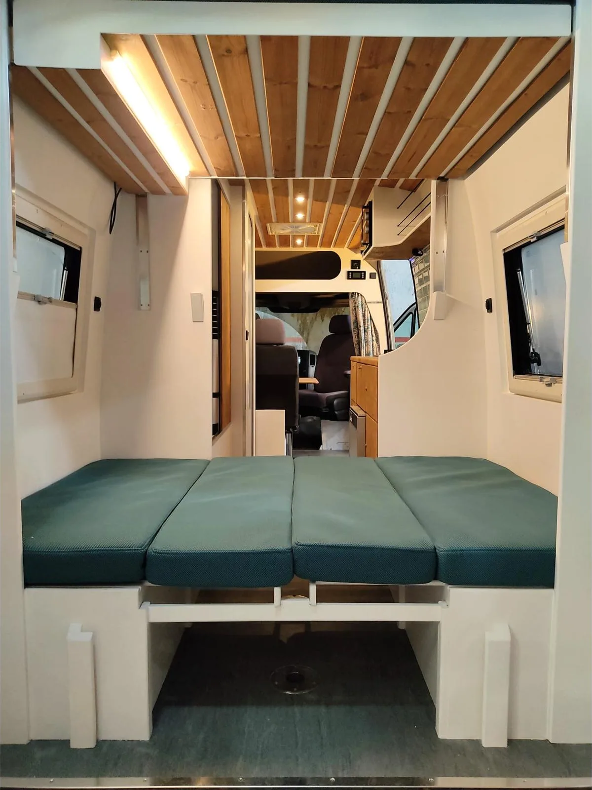 Mercedes-Benz Sprinter L4H2 — vista 9