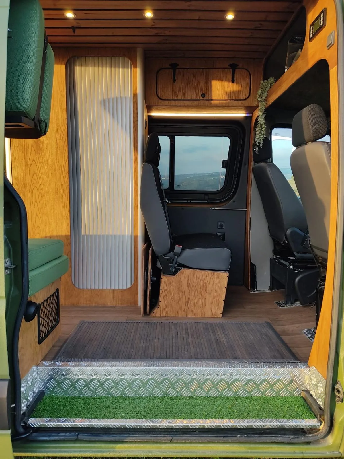 Mercedes-Benz Sprinter — view 17