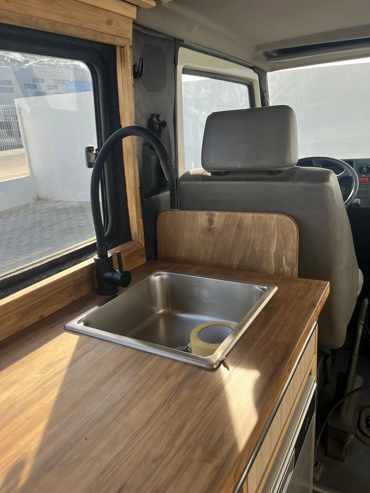 Mercedes-Benz MB100 — view 10