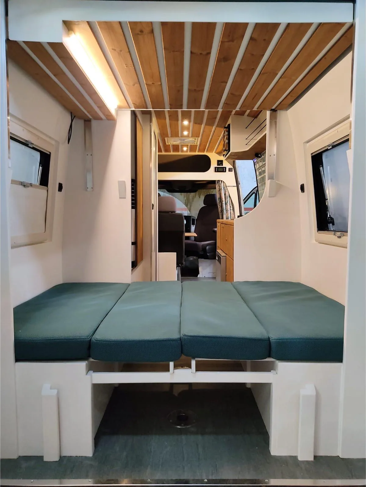 Mercedes-Benz Sprinter L4H2 — vista 4