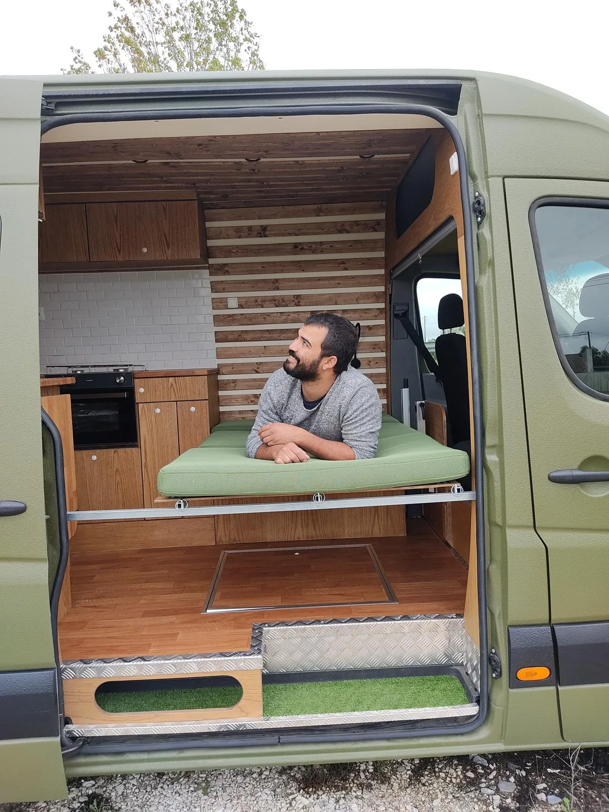 Mercedes-Benz Sprinter L4H2 — view 13