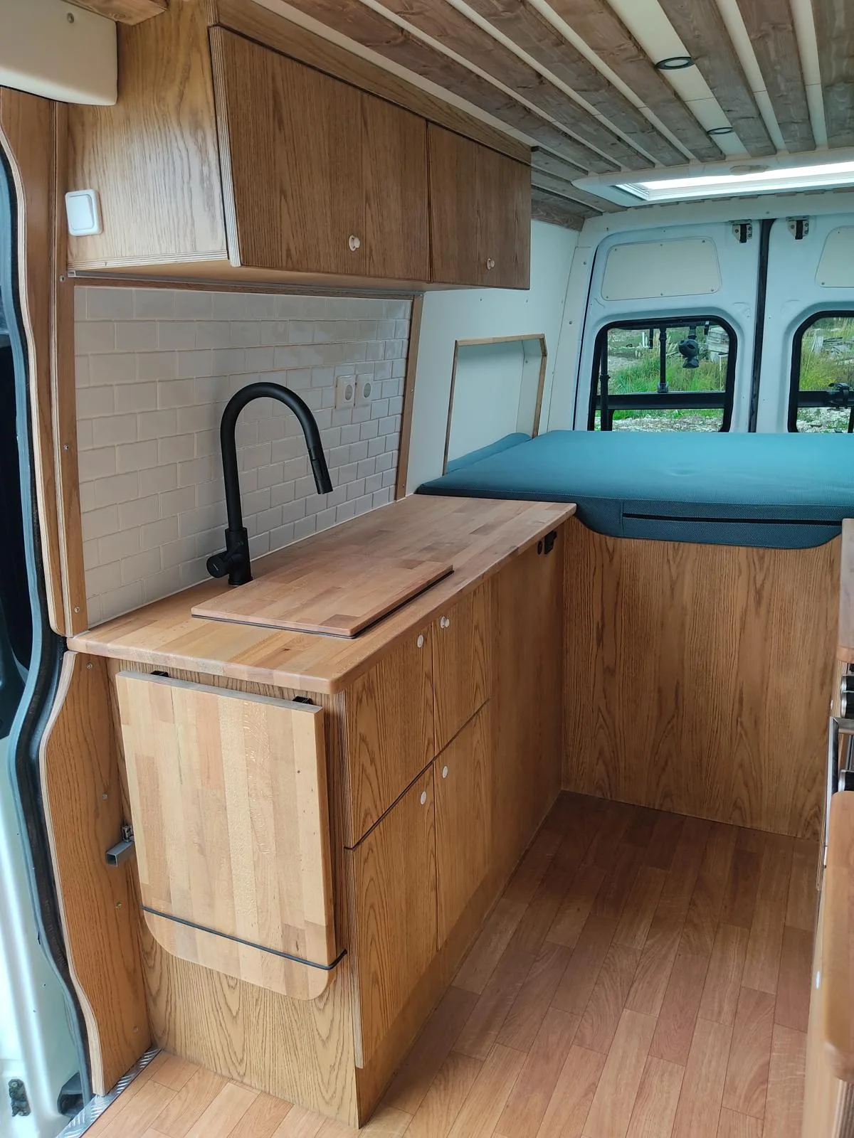 Mercedes-Benz Sprinter L4H2 — view 2